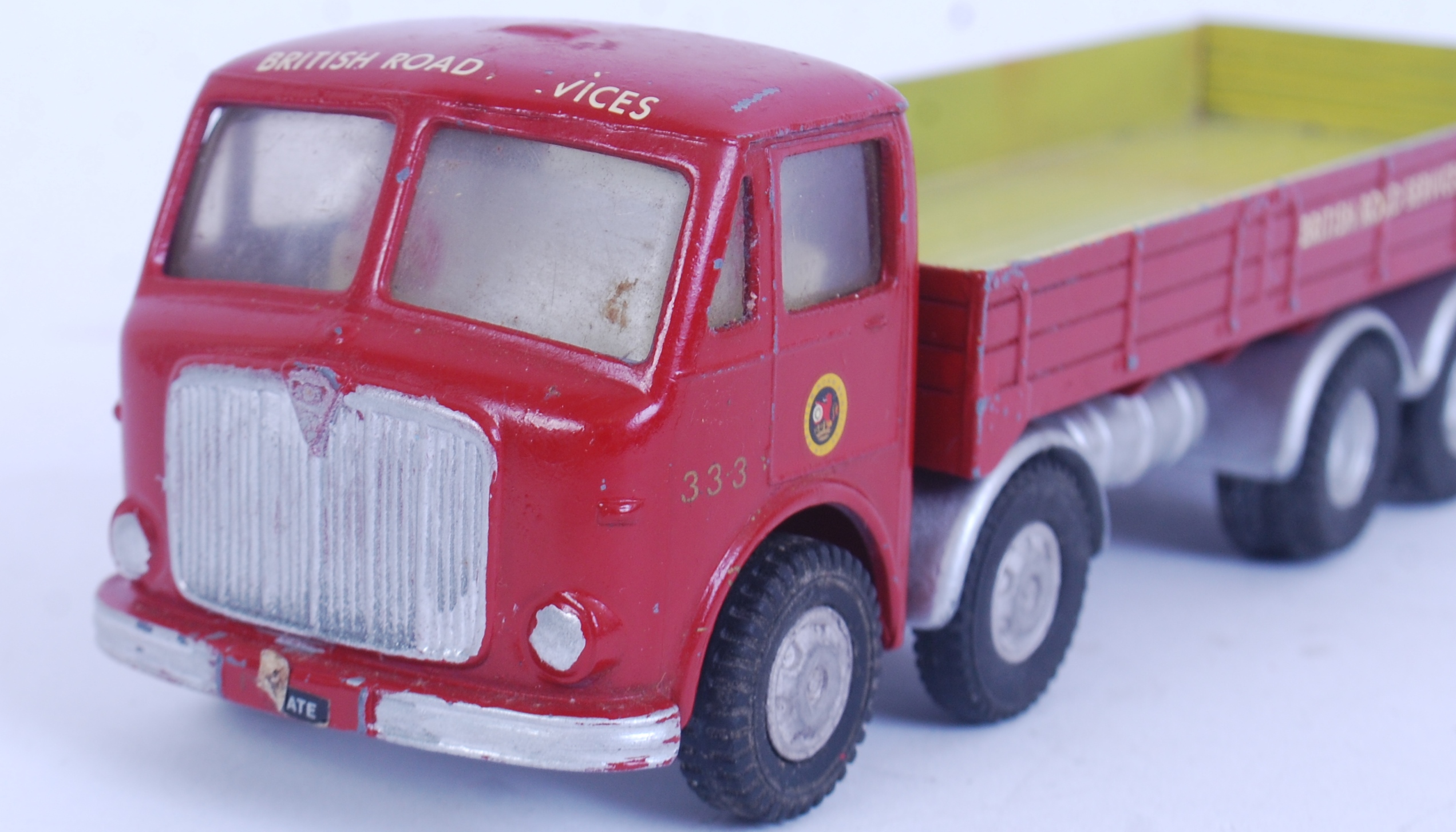 SPOT ON: An original Spot On 1:42 scale diecast model AEC Major 8 truck, British Road Series Wagon. - Image 4 of 5