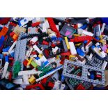 LEGO: A large crate of assorted loose Lego. Approx 7kg (crate included).