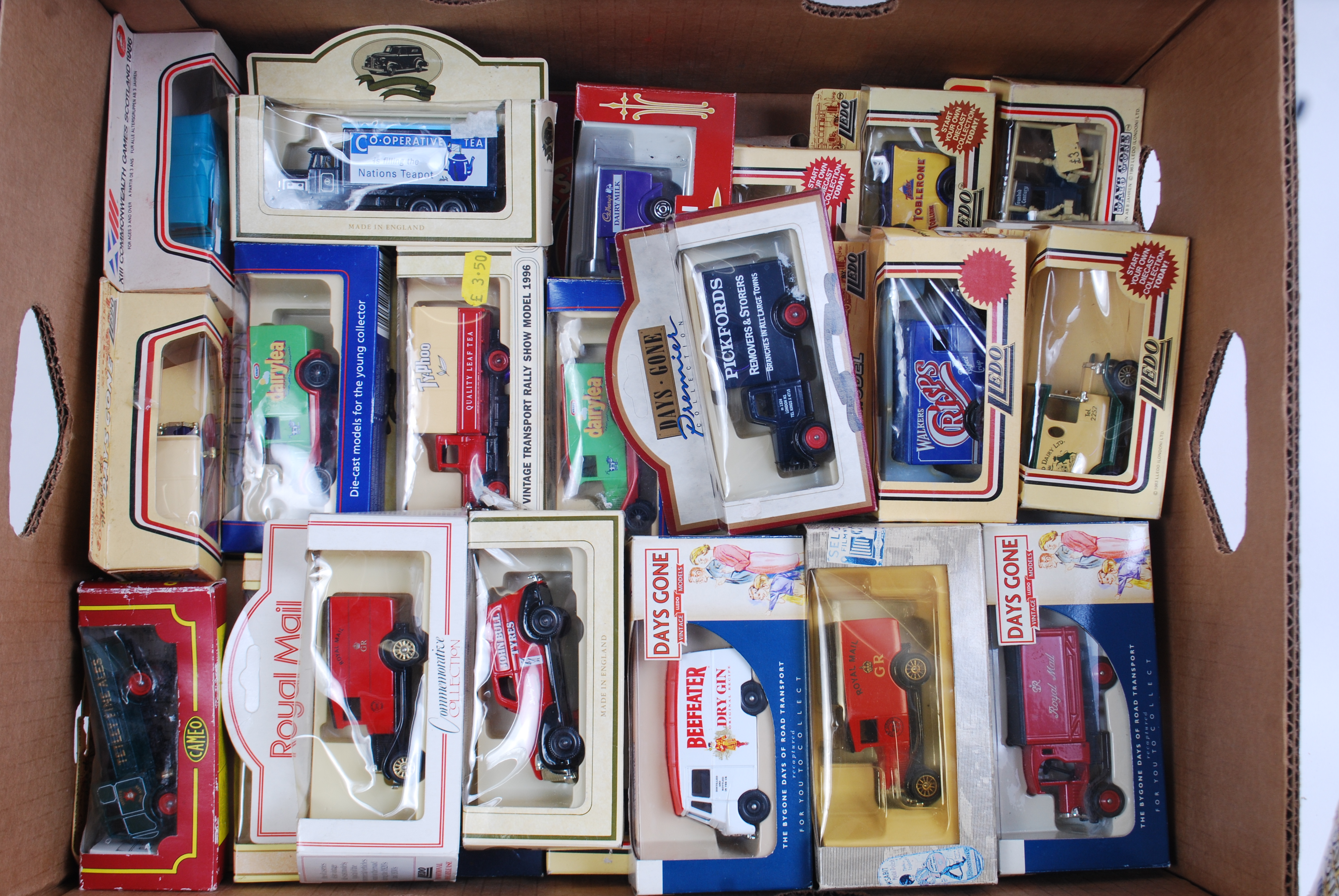 DIECAST: A collection of assorted boxed diecast models to include Lledo, Cameo, Days Gone, - Image 2 of 3