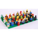 LEGO: A collection of 45x assorted Lego minifigures to include: vintage, City, space, series etc.