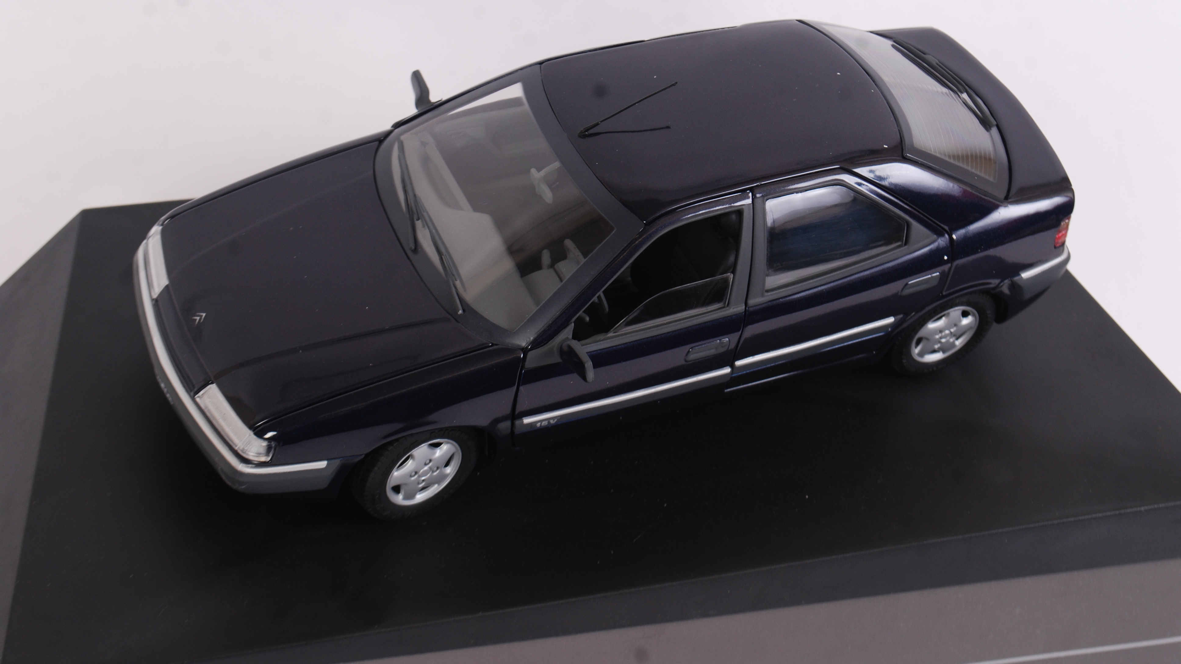 1:18 DIECAST: An original Citroen Xantia 1:18 SEGEM diecast model car. - Image 2 of 3