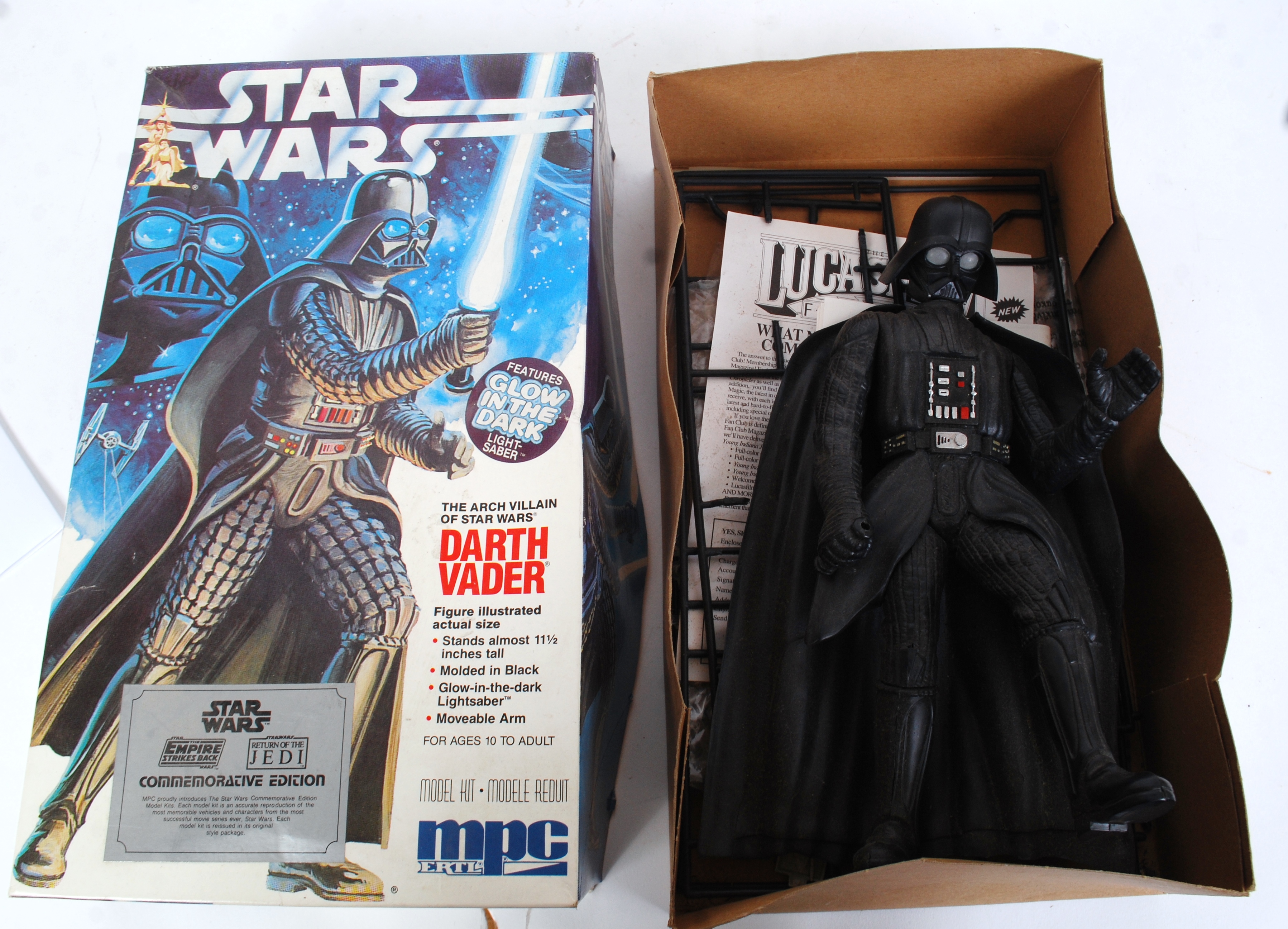 STAR WARS: An original vintage Star Wars MPC ERTL Darth Vader model kit c1992. - Image 2 of 3