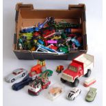 DIECAST: A box of assorted loose vintage diecast to include Corgi, Matchbox, Dinky etc.