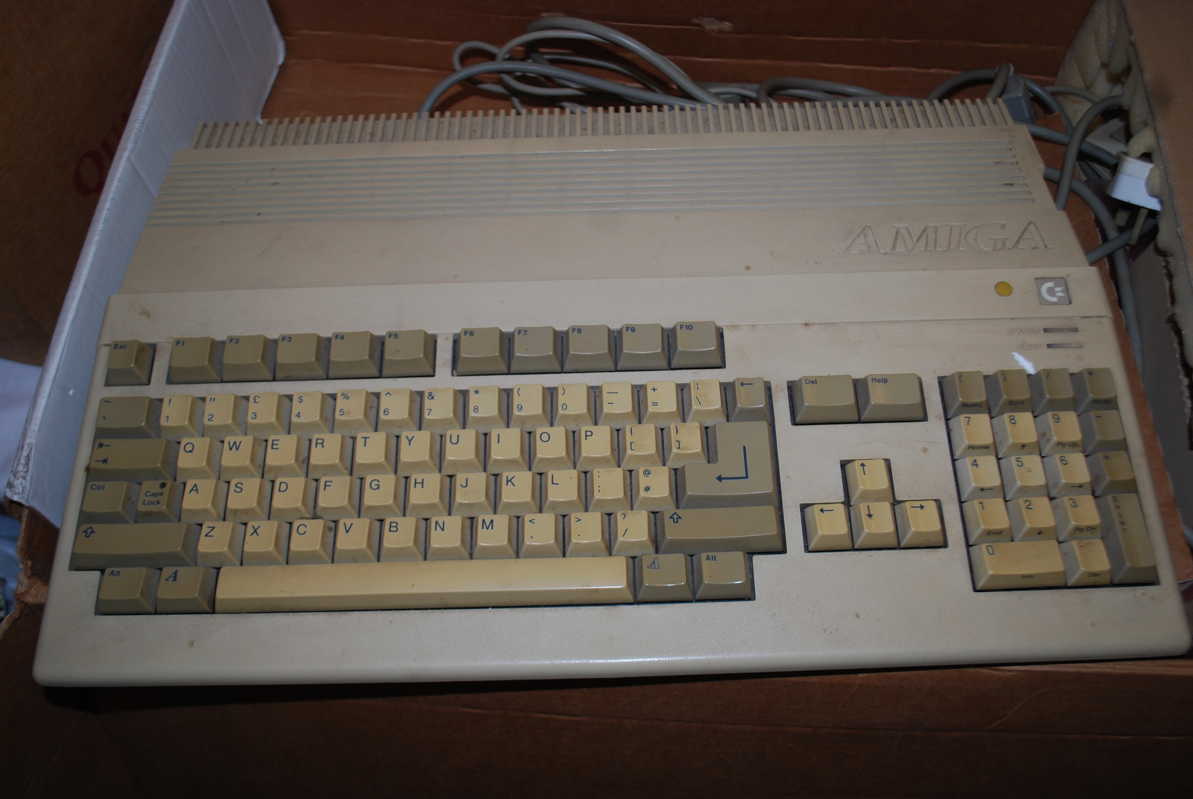 A COMPLETE COMMODORE AMIGA COMPUTER SYST - Image 6 of 9