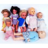 DOLLS: A collection of 6x vintage plasti