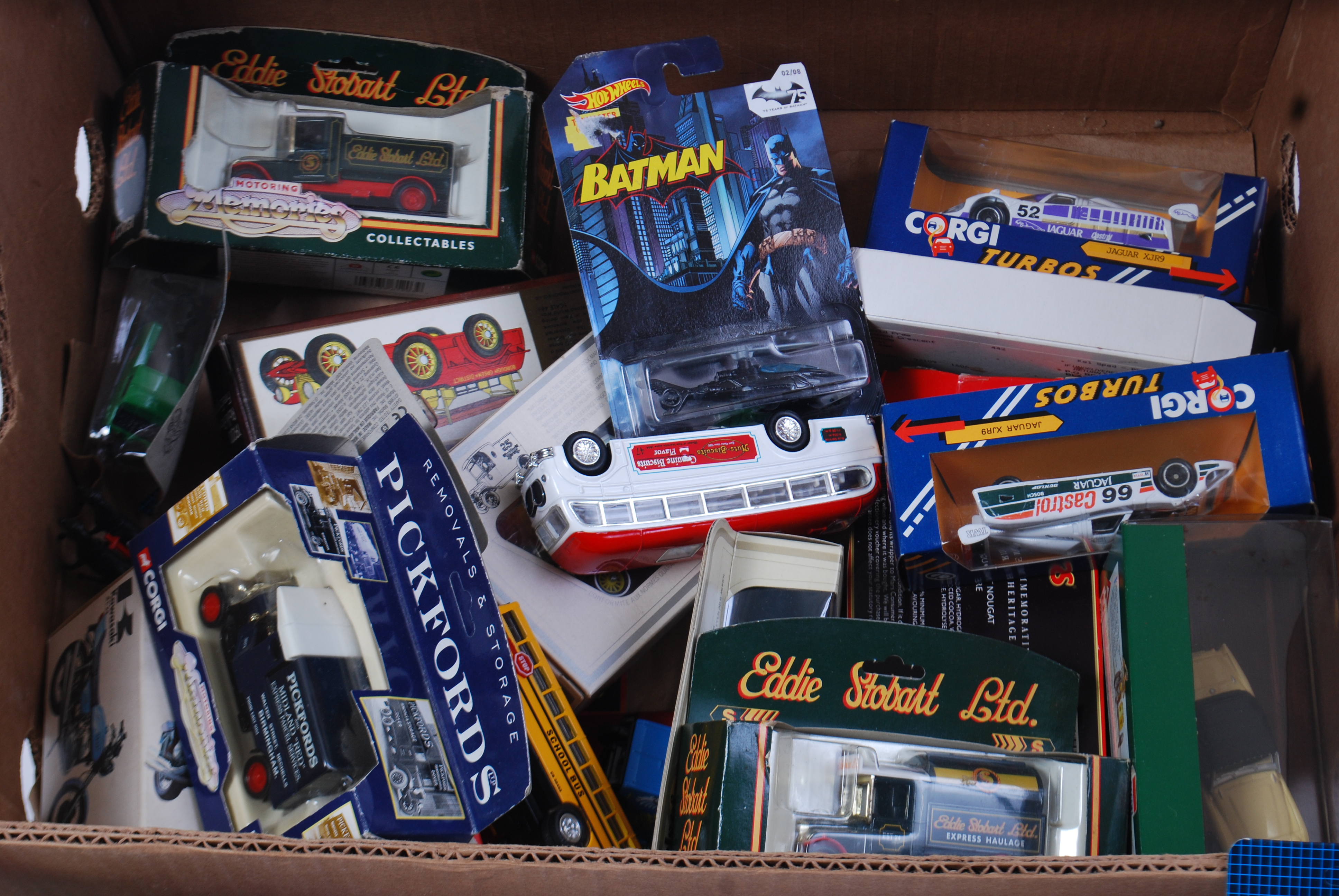 DIECAST: A collection of assorted boxed - Image 2 of 4