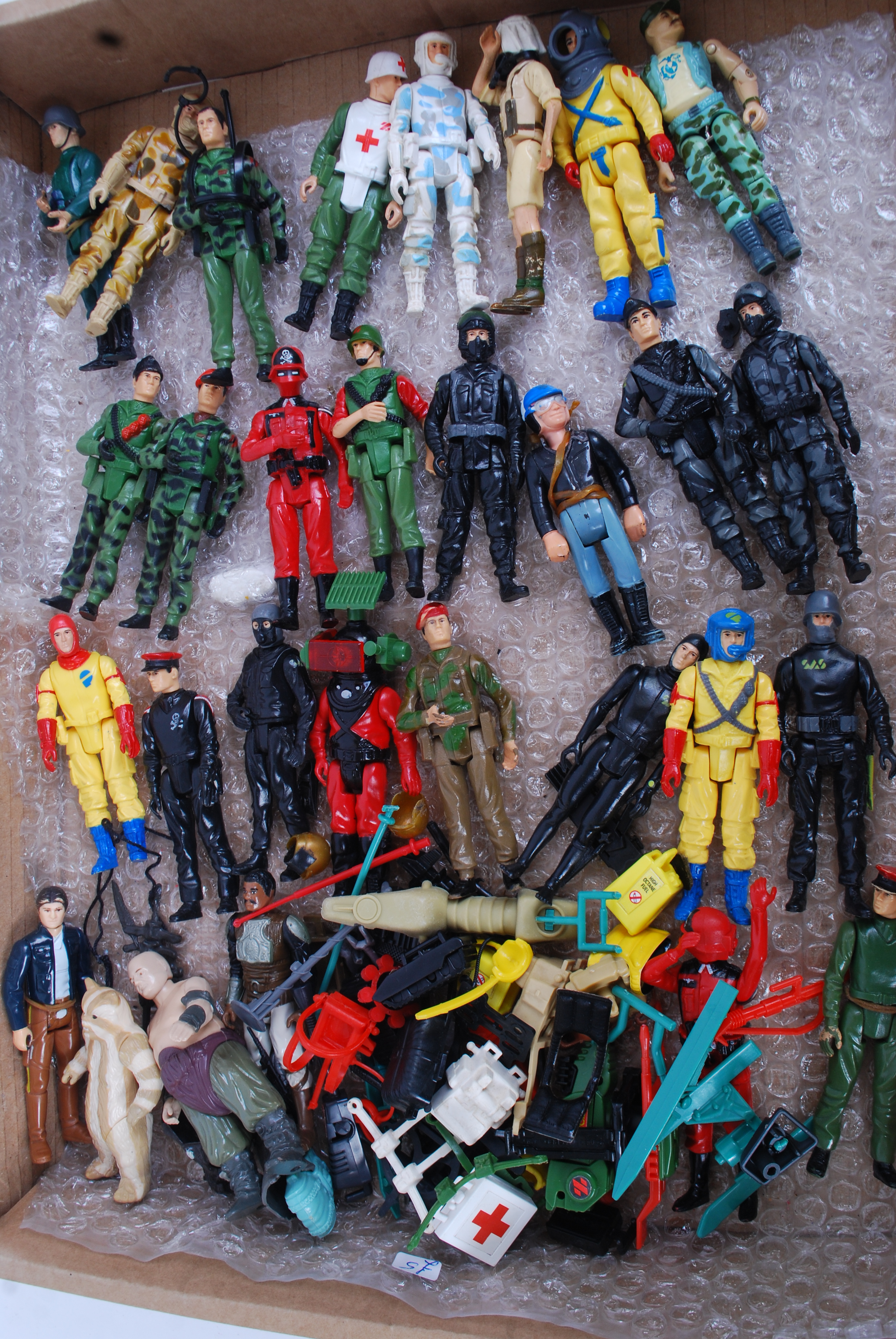 ACTION FIGURES: A collection of assorted