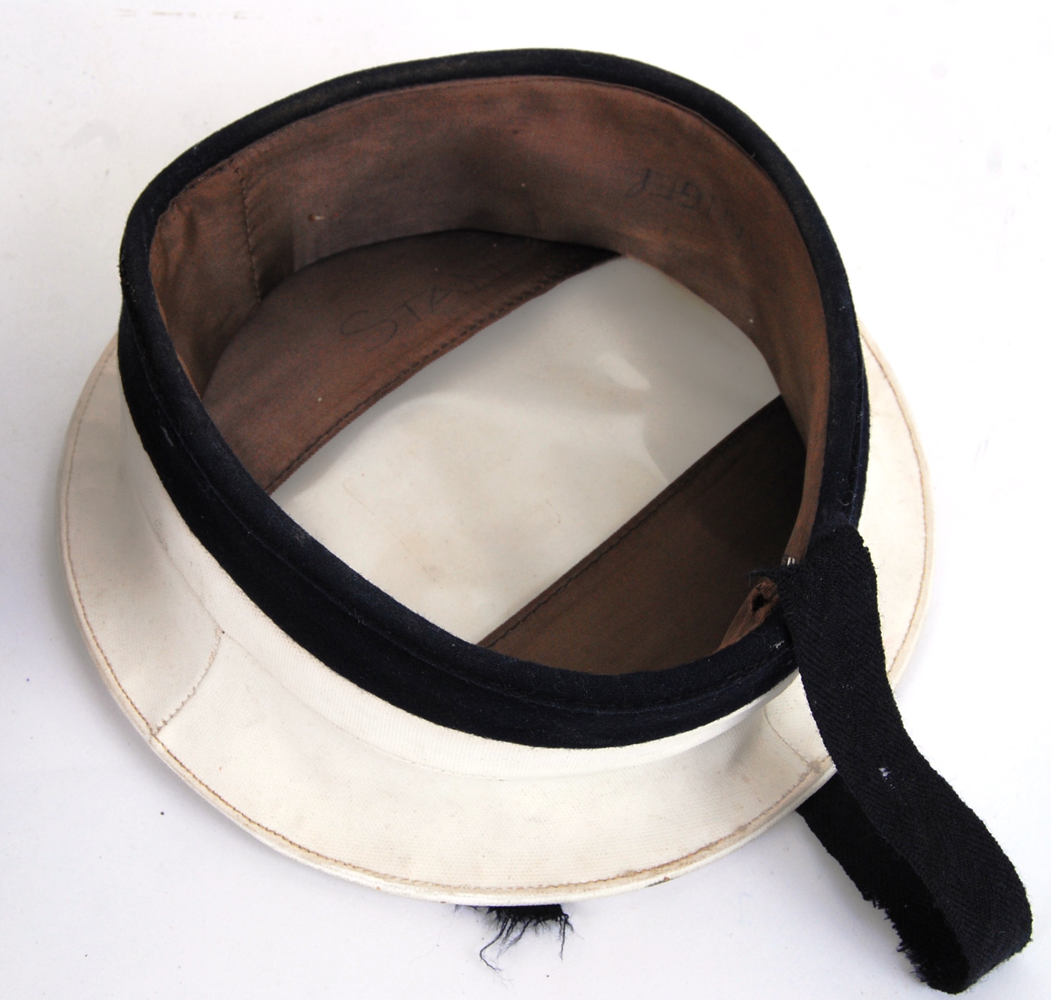 UNIFORM HATS: A vintage WWII Second World War tin helmet with original liner, - Image 4 of 4