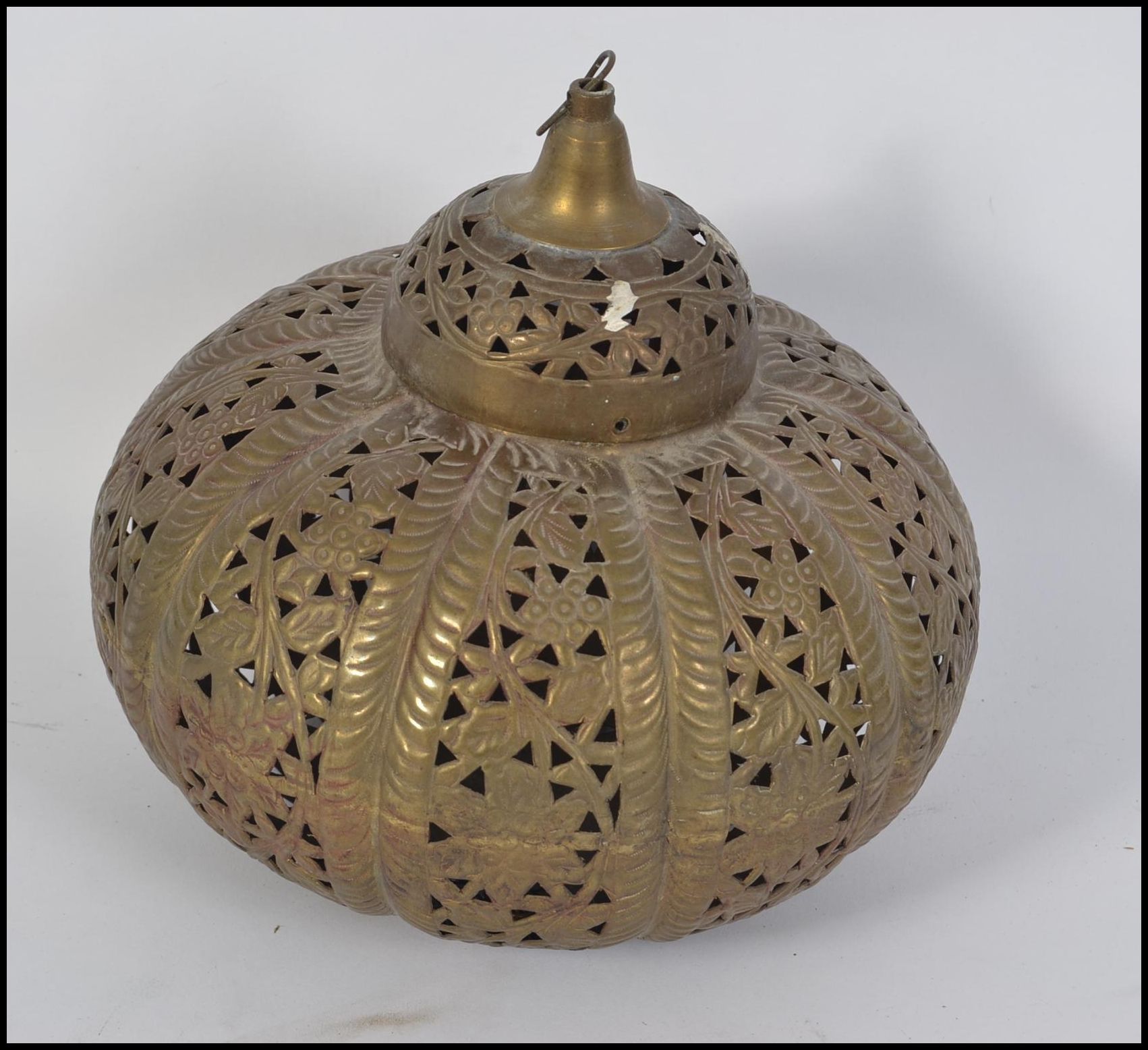 A near pair of early 20th century Islamic Morrocan / Turkish brass lanterns / incense lanterns - Image 3 of 3