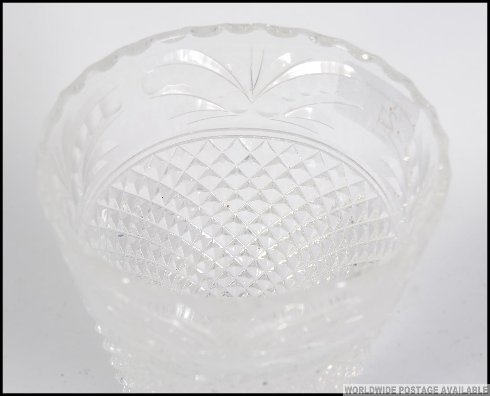 A cut glass leaded Stuart crystal vase, having a cut glass geometric design please see images. - Bild 3 aus 3