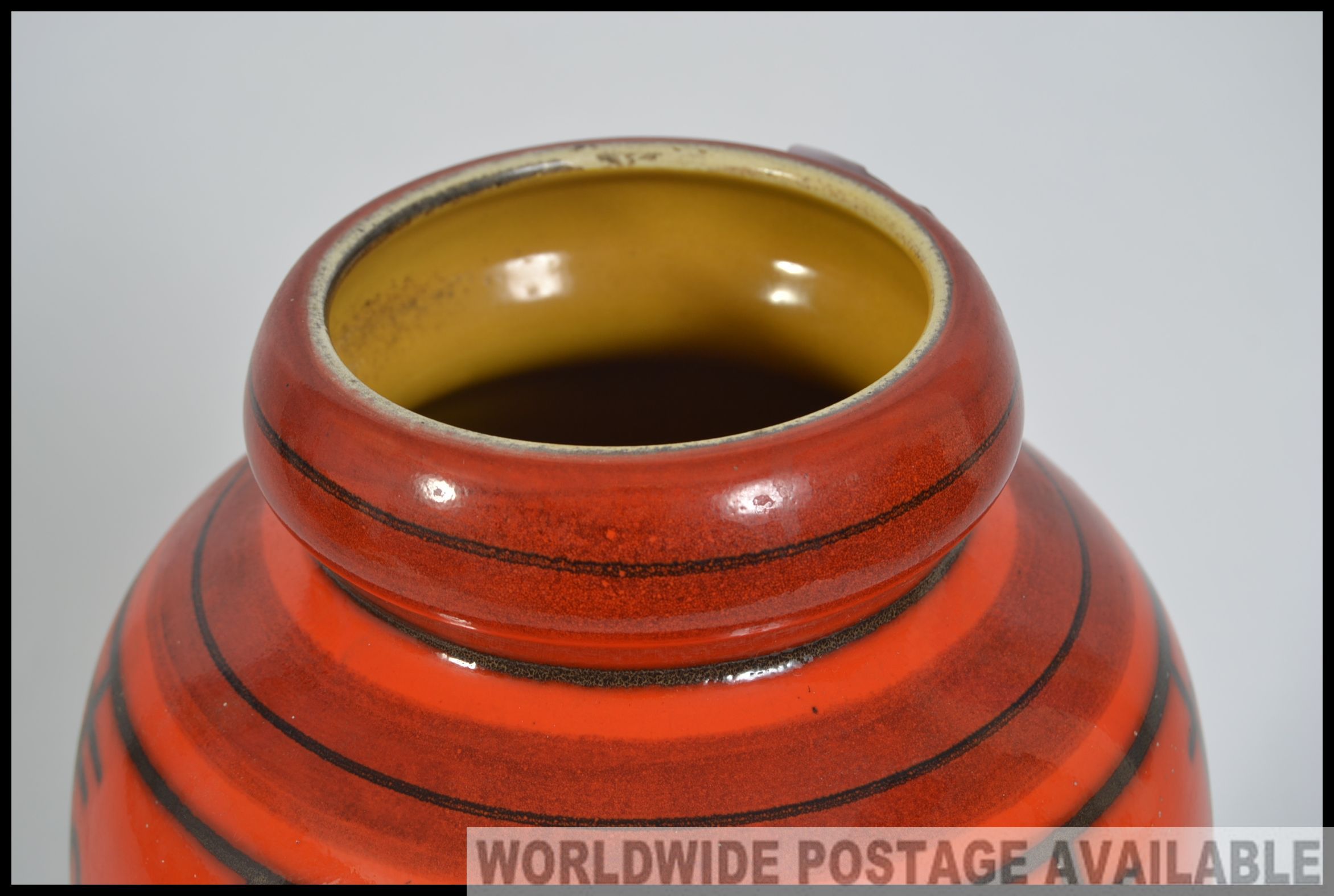 A 1970's retro orange ceramic Tokio Gouda Flora dutch vase bearing stamps to the base. - Bild 2 aus 4