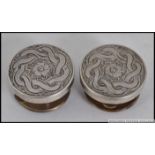 A pair of 19th / 20th century Bachelors buttons / cuff links,