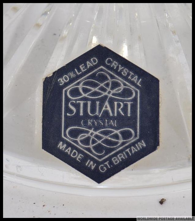 A cut glass leaded Stuart crystal vase, having a cut glass geometric design please see images. - Bild 2 aus 3
