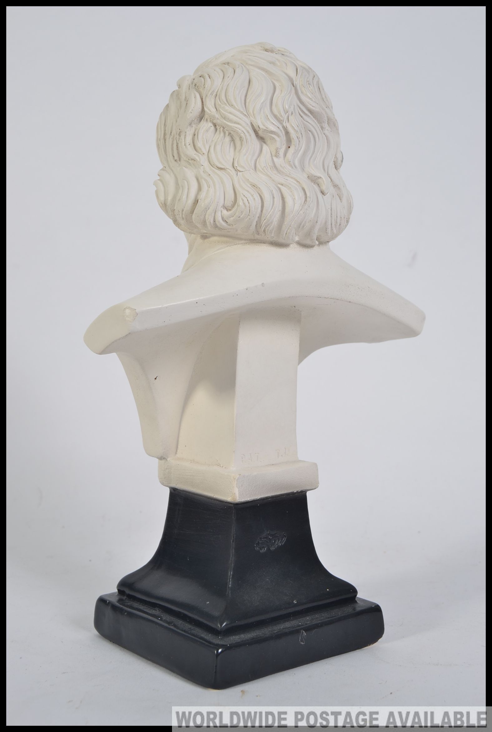 A 20th century plaster bust of Chopin being raised on a socle plinth base with notation. - Bild 2 aus 4