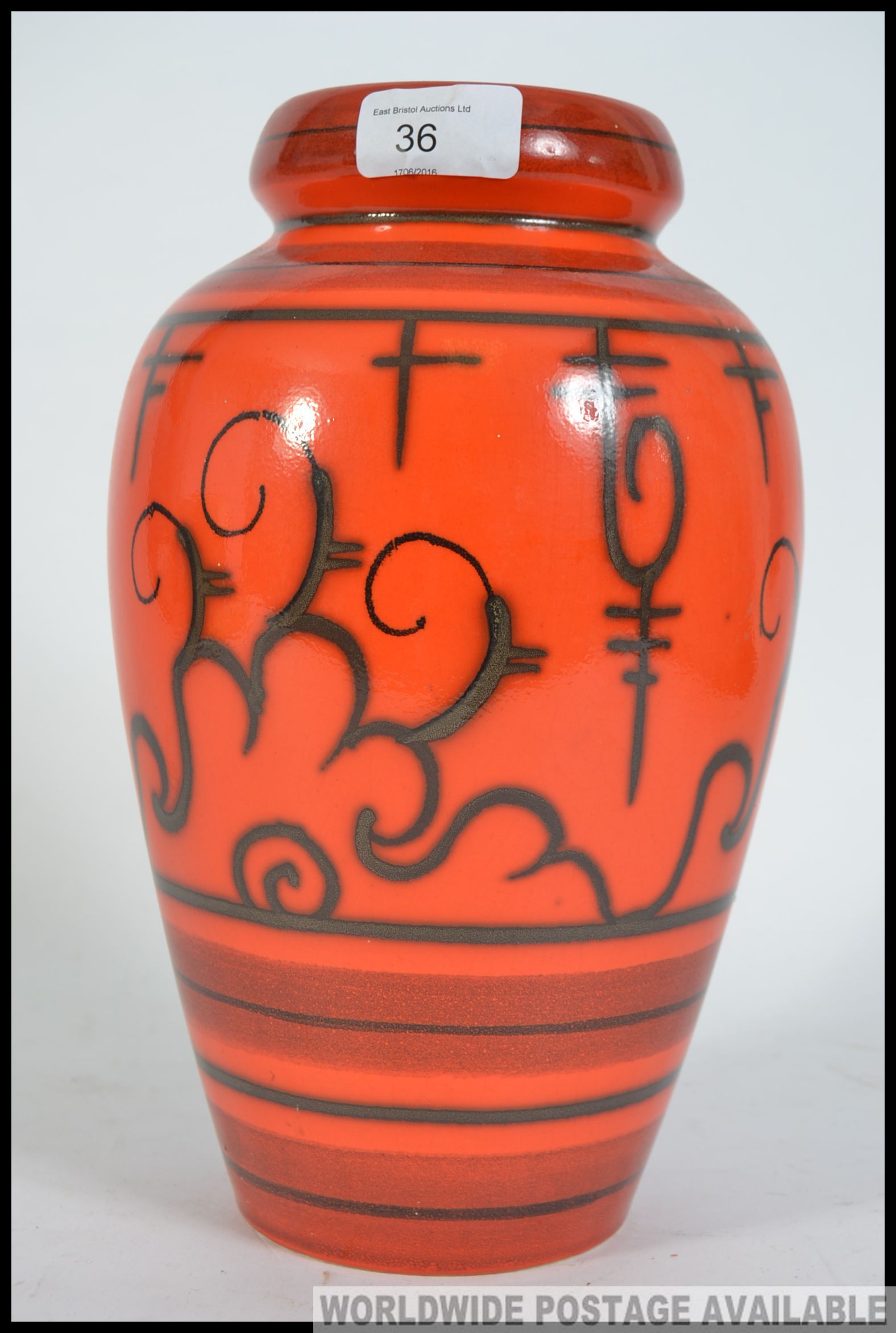A 1970's retro orange ceramic Tokio Gouda Flora dutch vase bearing stamps to the base. - Bild 3 aus 4