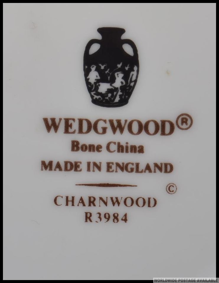 A Wedgwood Charnwood pattern part dinner / tea service comprising cups, saucers, plates, - Bild 3 aus 3
