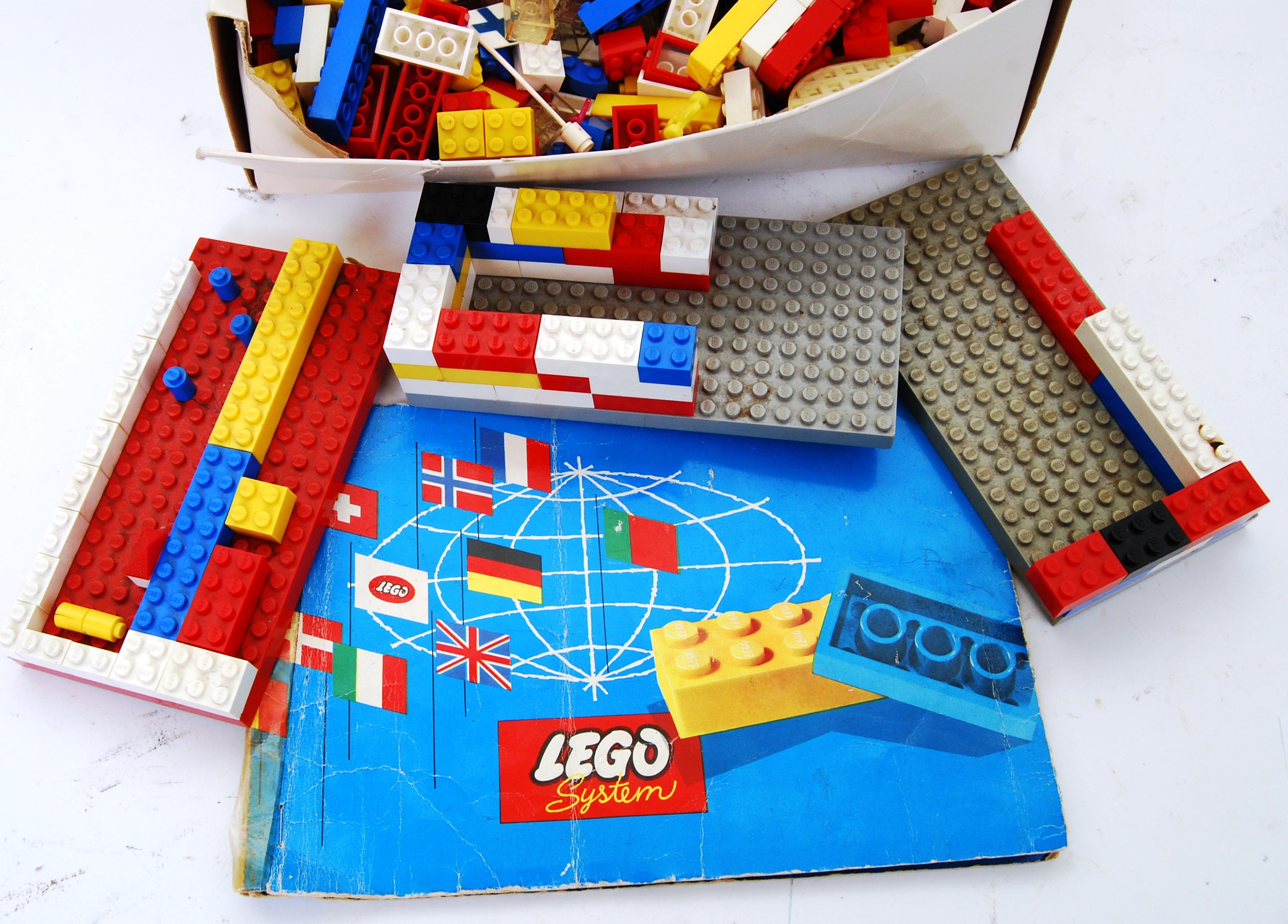 LEGO: A quantity of 1970's Lego - mostly - Image 3 of 3