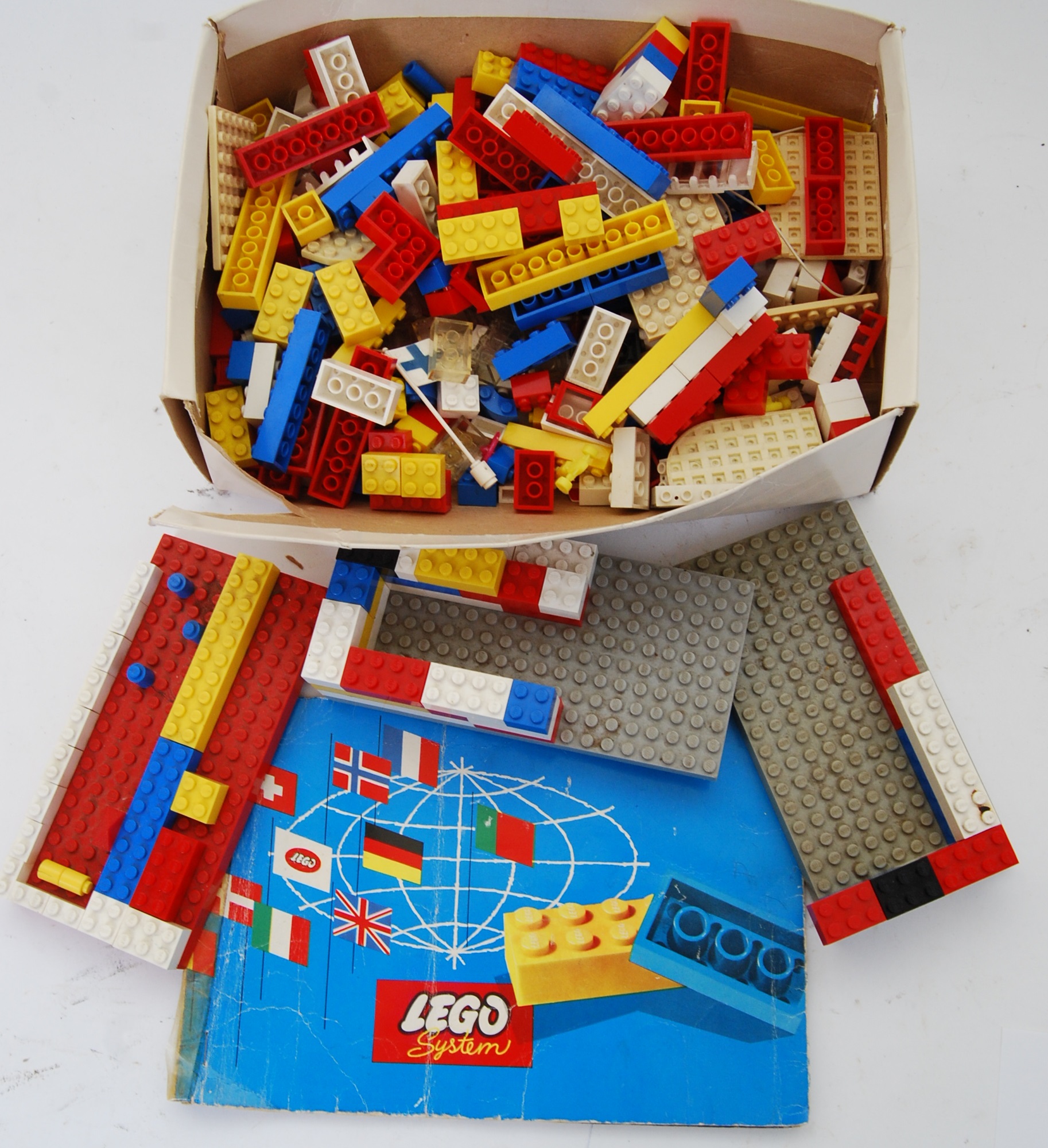 LEGO: A quantity of 1970's Lego - mostly