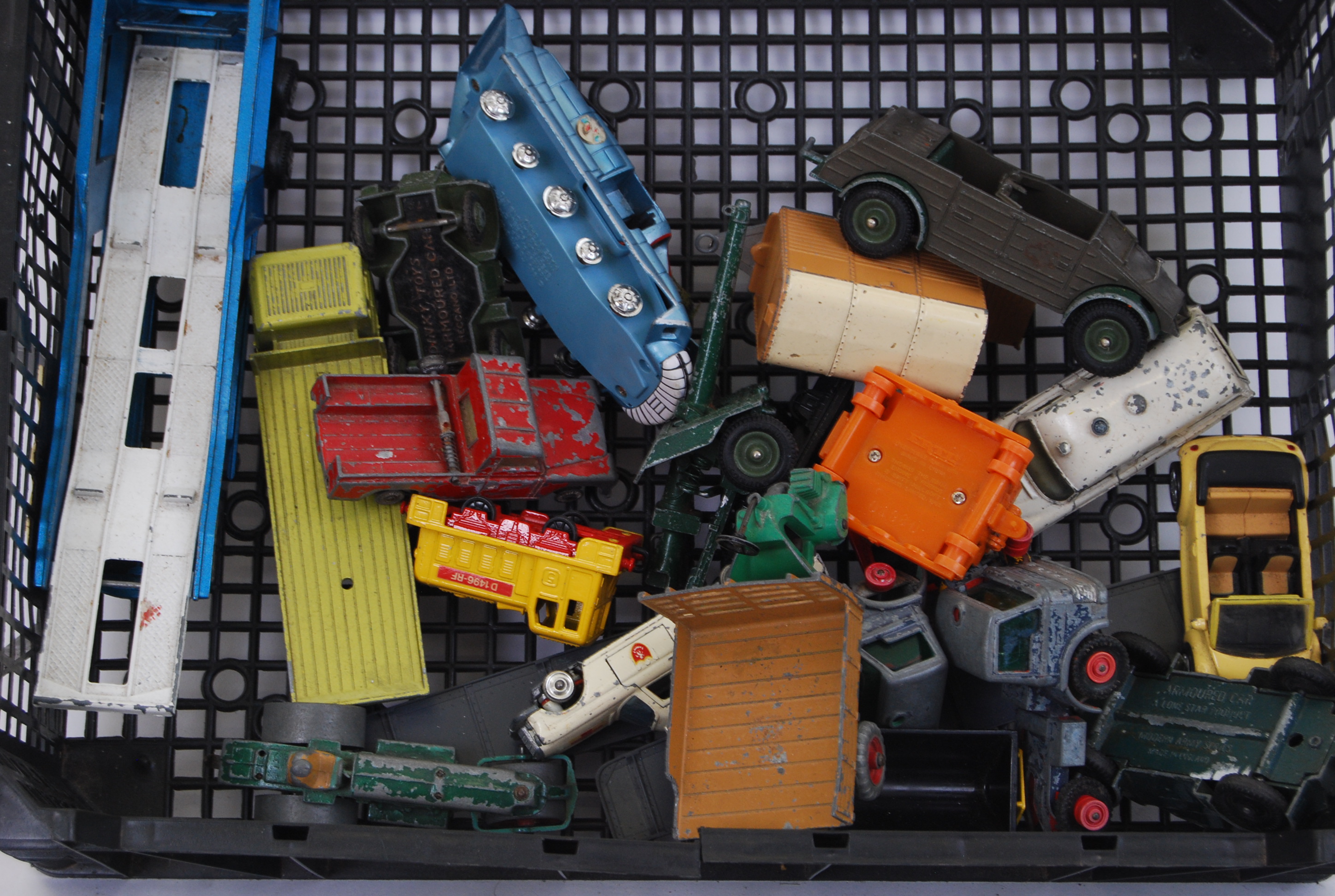 DIECAST: A collection of assorted loose - Image 2 of 3