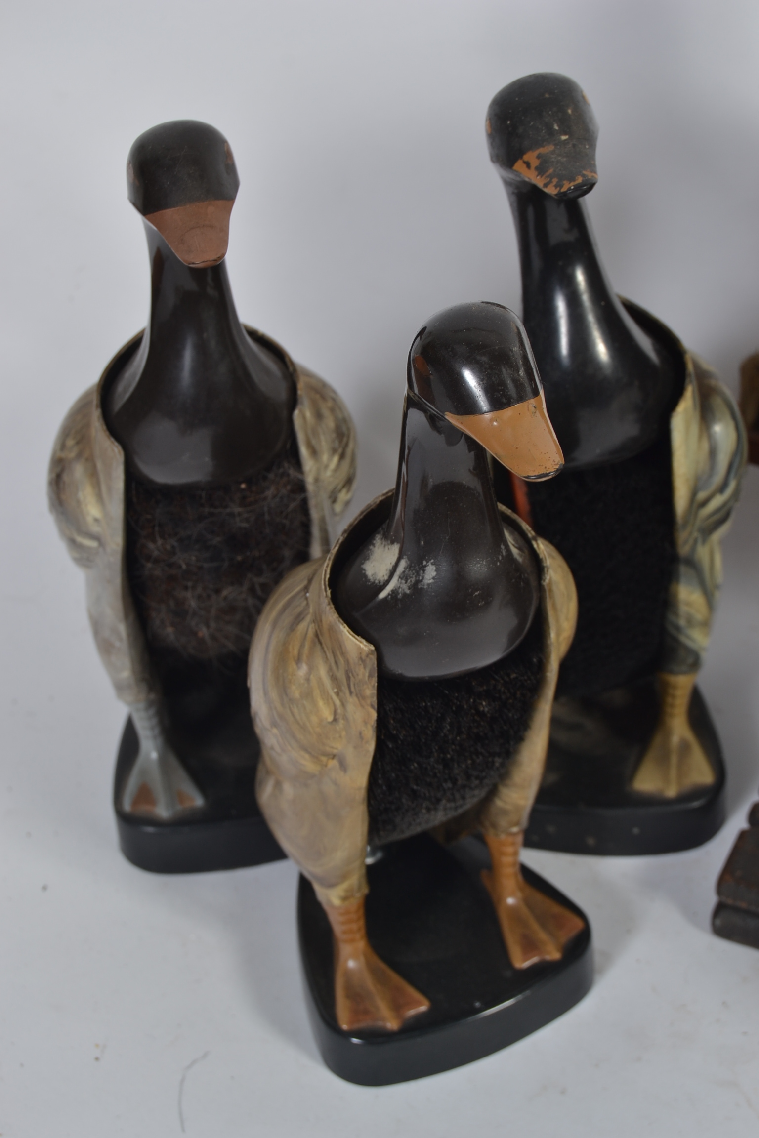 A collection of vintage animal clothes brushes holders to include three bakelite 1950s duck - Image 3 of 3