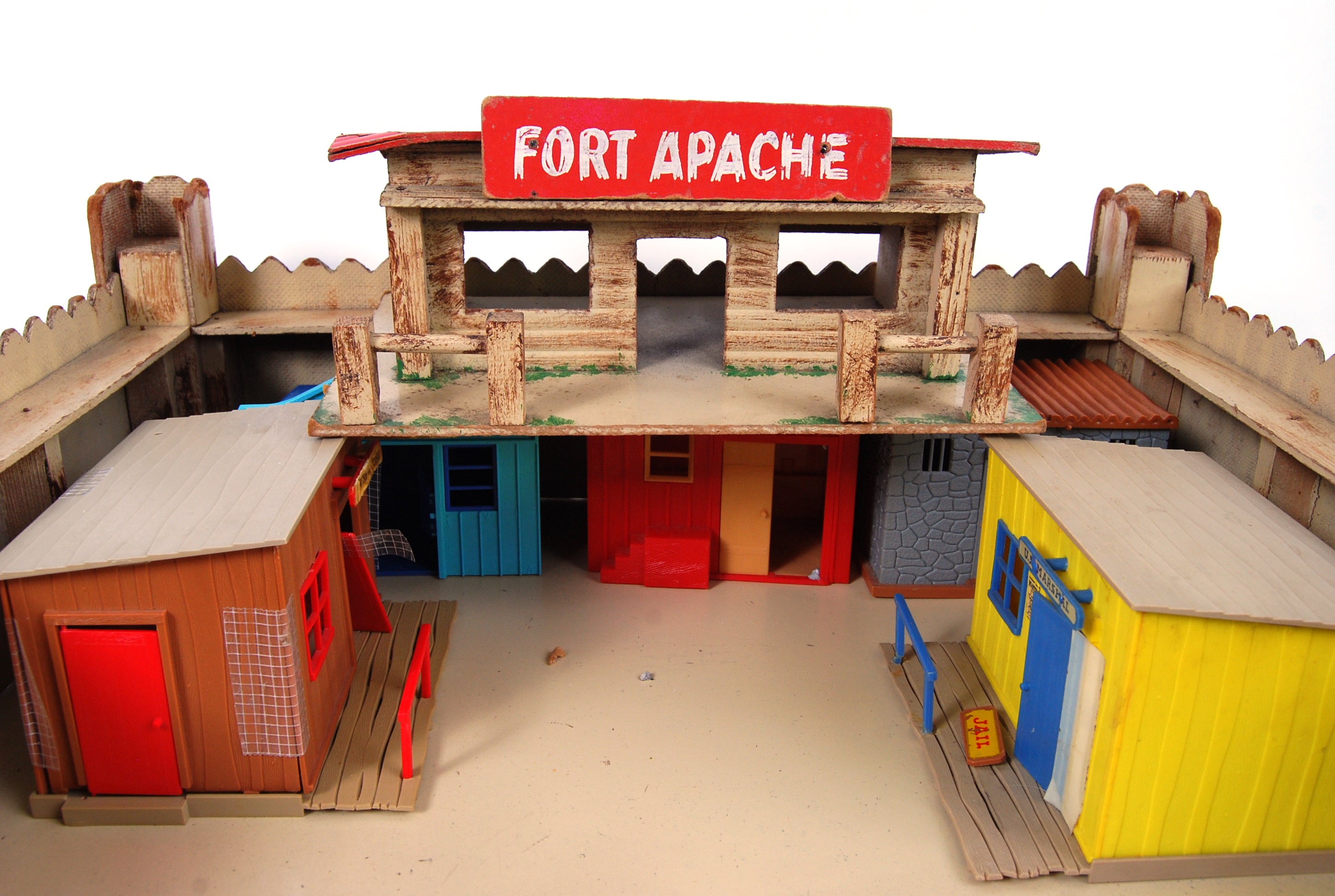 FORT APACHE: A vintage, believed Timpo Toys, ' Fort Apache ' toy soldier fort, - Image 5 of 6