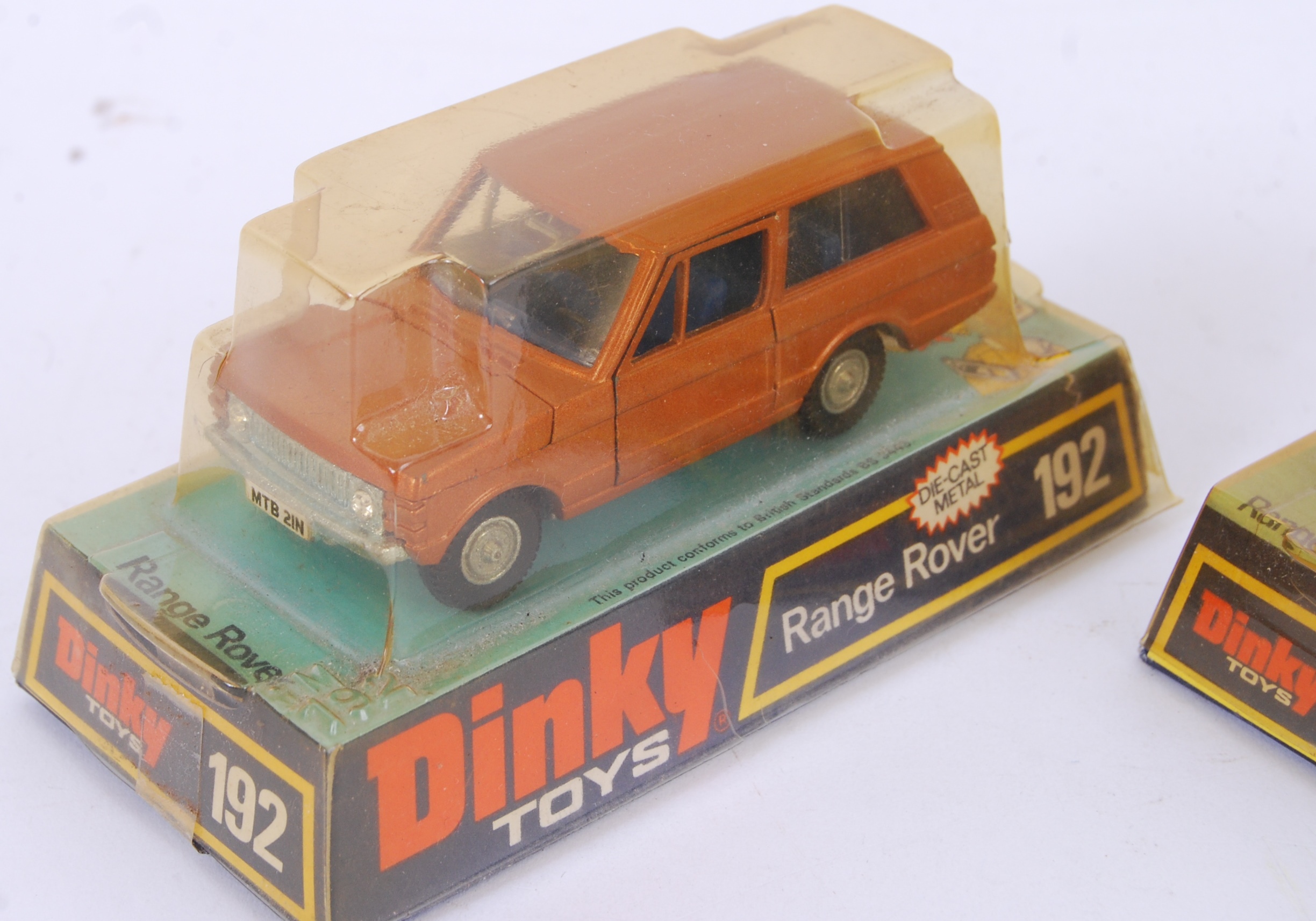 DINKY: 2x vintage Dinky diecast model Range Rovers. The first being No. - Image 2 of 4