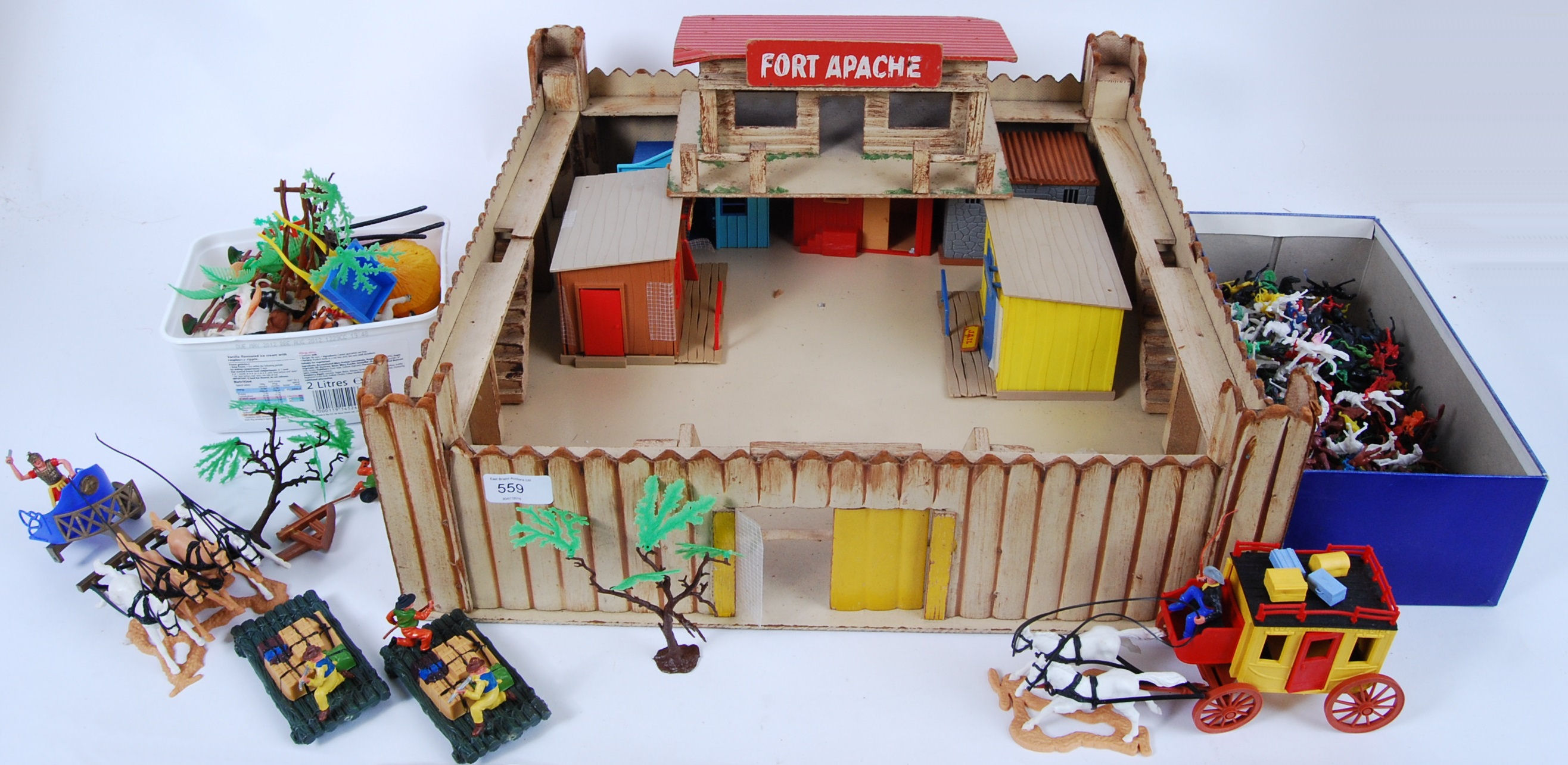 FORT APACHE: A vintage, believed Timpo Toys, ' Fort Apache ' toy soldier fort,