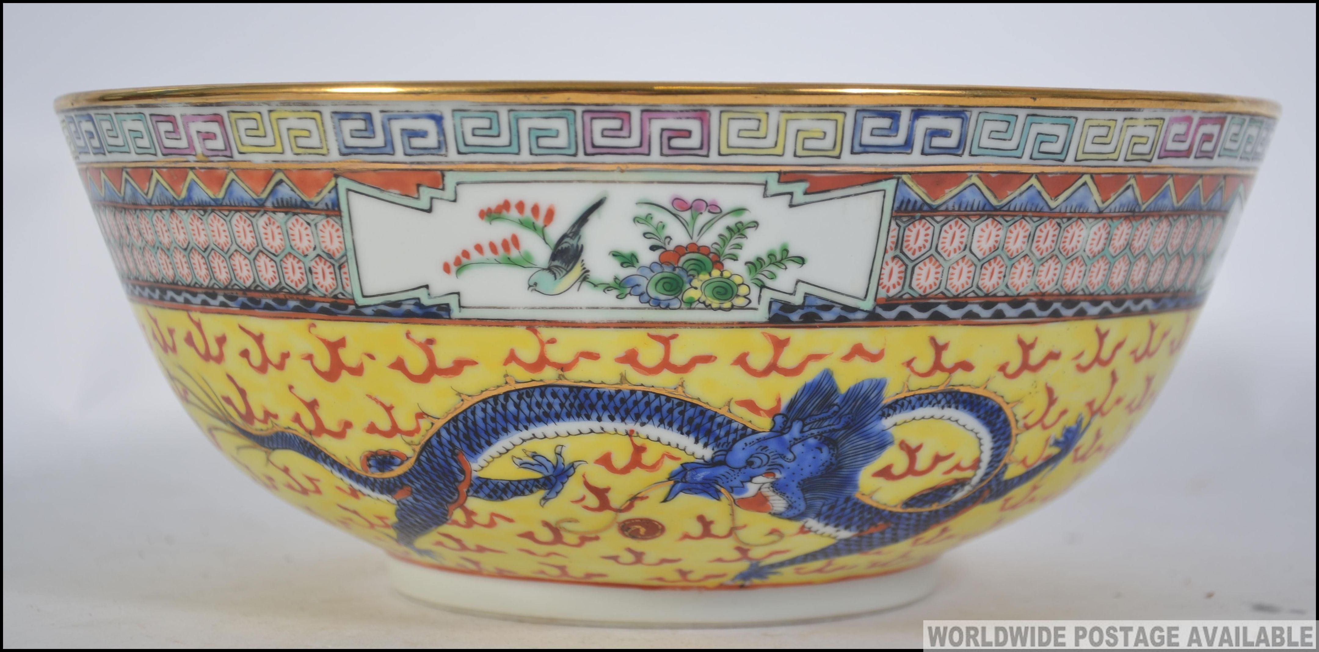 A Chinese famille / juane rose bowl wit