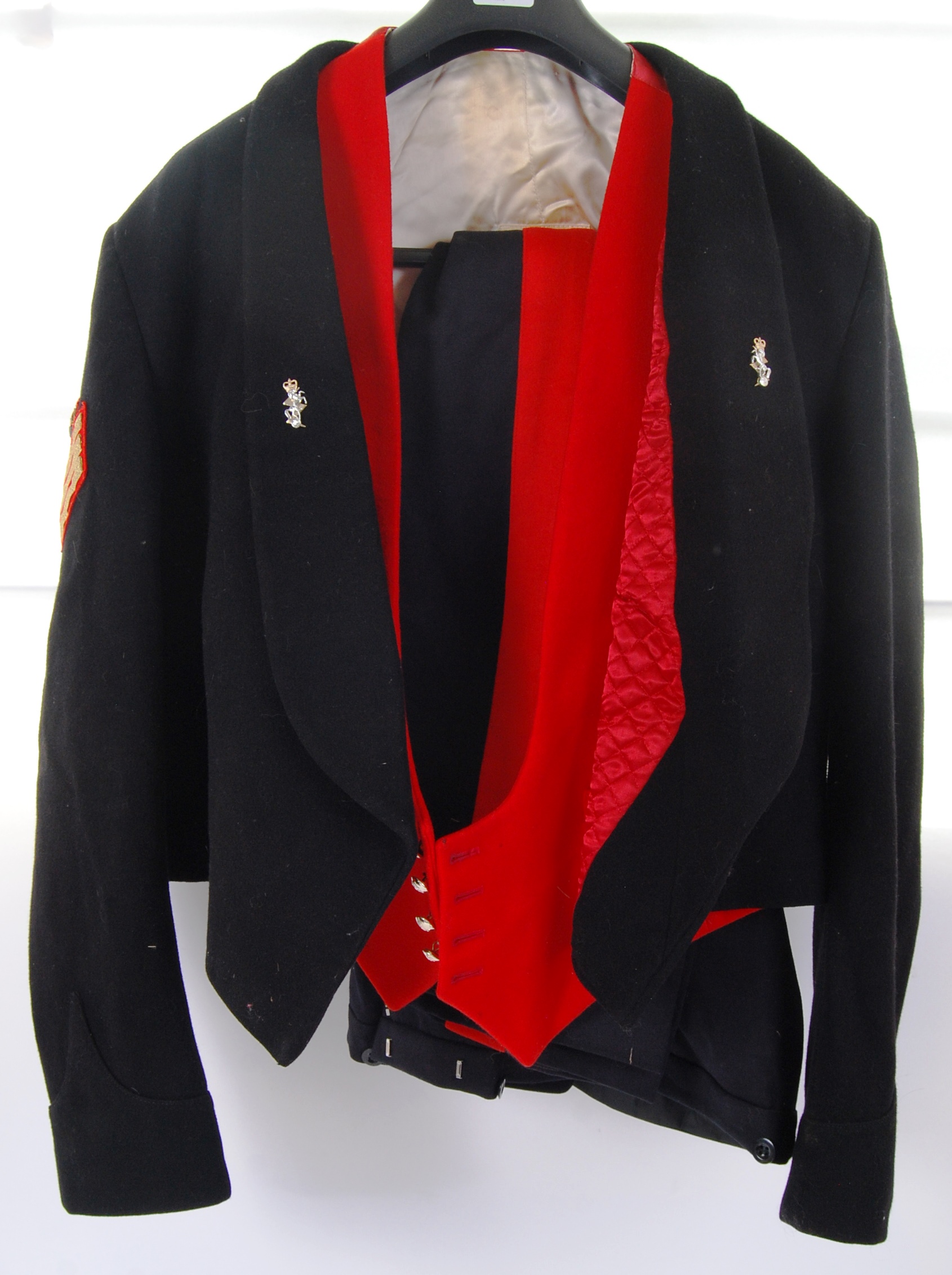 ROYAL SIGNALS: An original military issue Royal Signals Colour Sergeant's dress jacket uniform.
