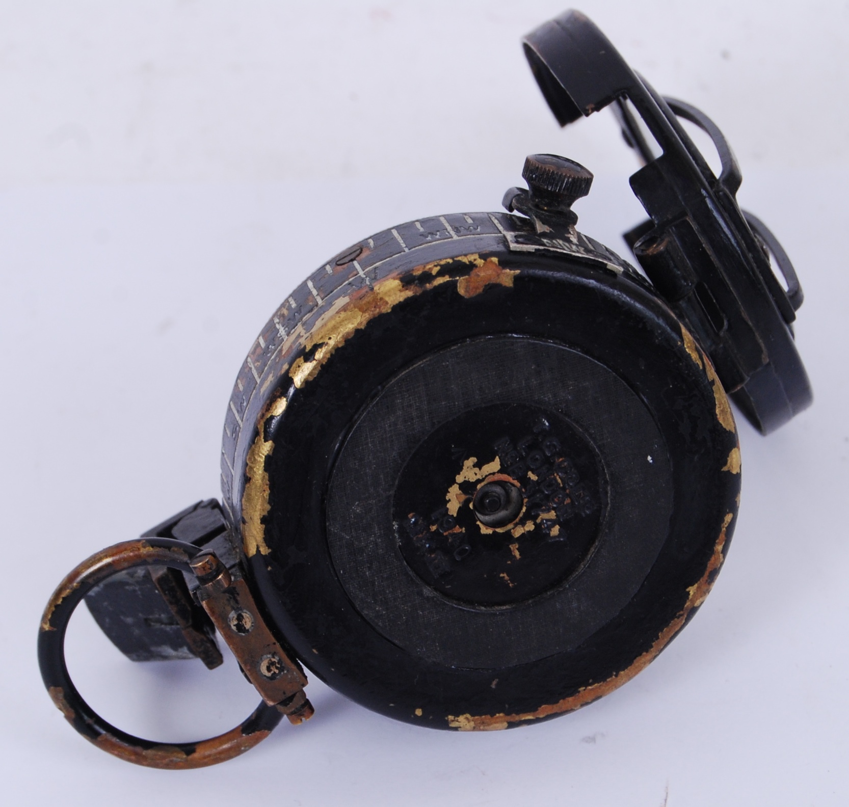 WWII COMPASS: A WWII Second World War era military issued TG&Co ' Mk III ' compass. - Image 3 of 3