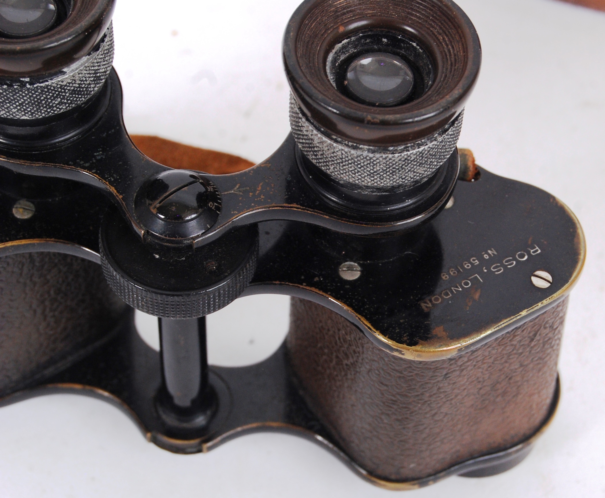 BINOCULARS: A pair of brass WWI First World WAr Ross Of London 59199 Power 6 Stereo Prism - Image 2 of 3