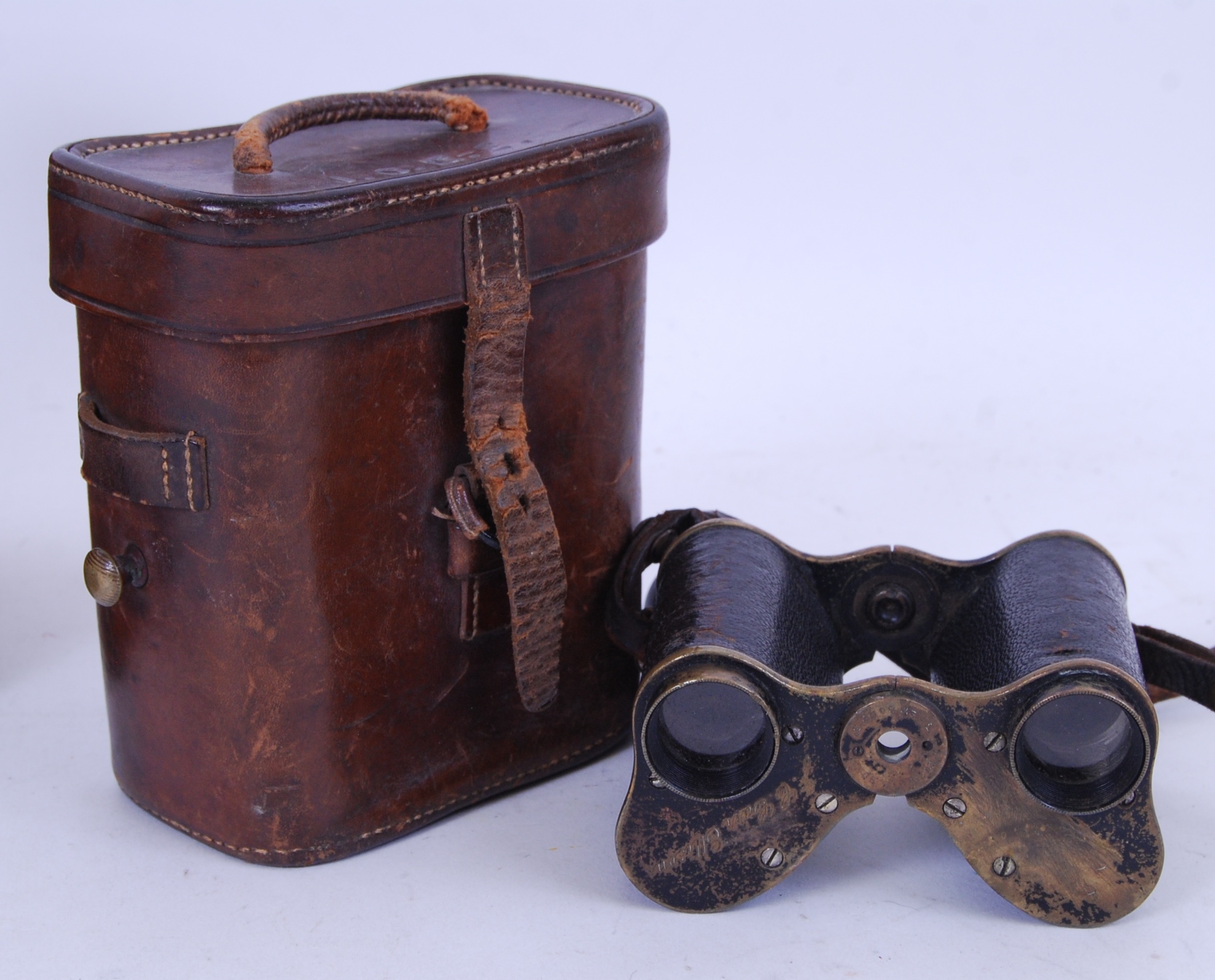 BINOCULARS: A collection of 3x pairs of binoculars to include a WWI unusual pair of JC Carr Ellison - Image 2 of 6