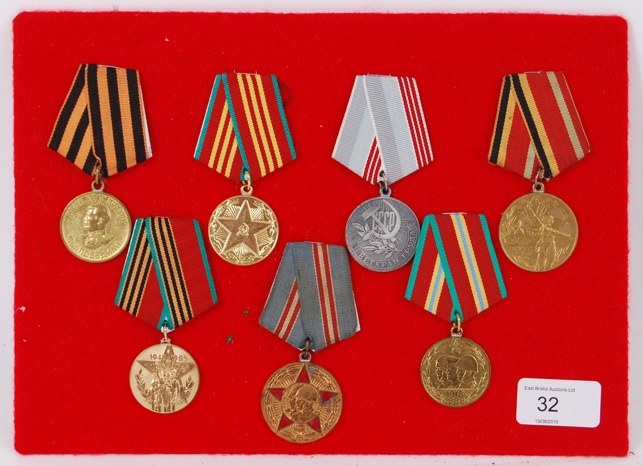 MEDALS: A collection of assorted Russian and related commemorative medals,