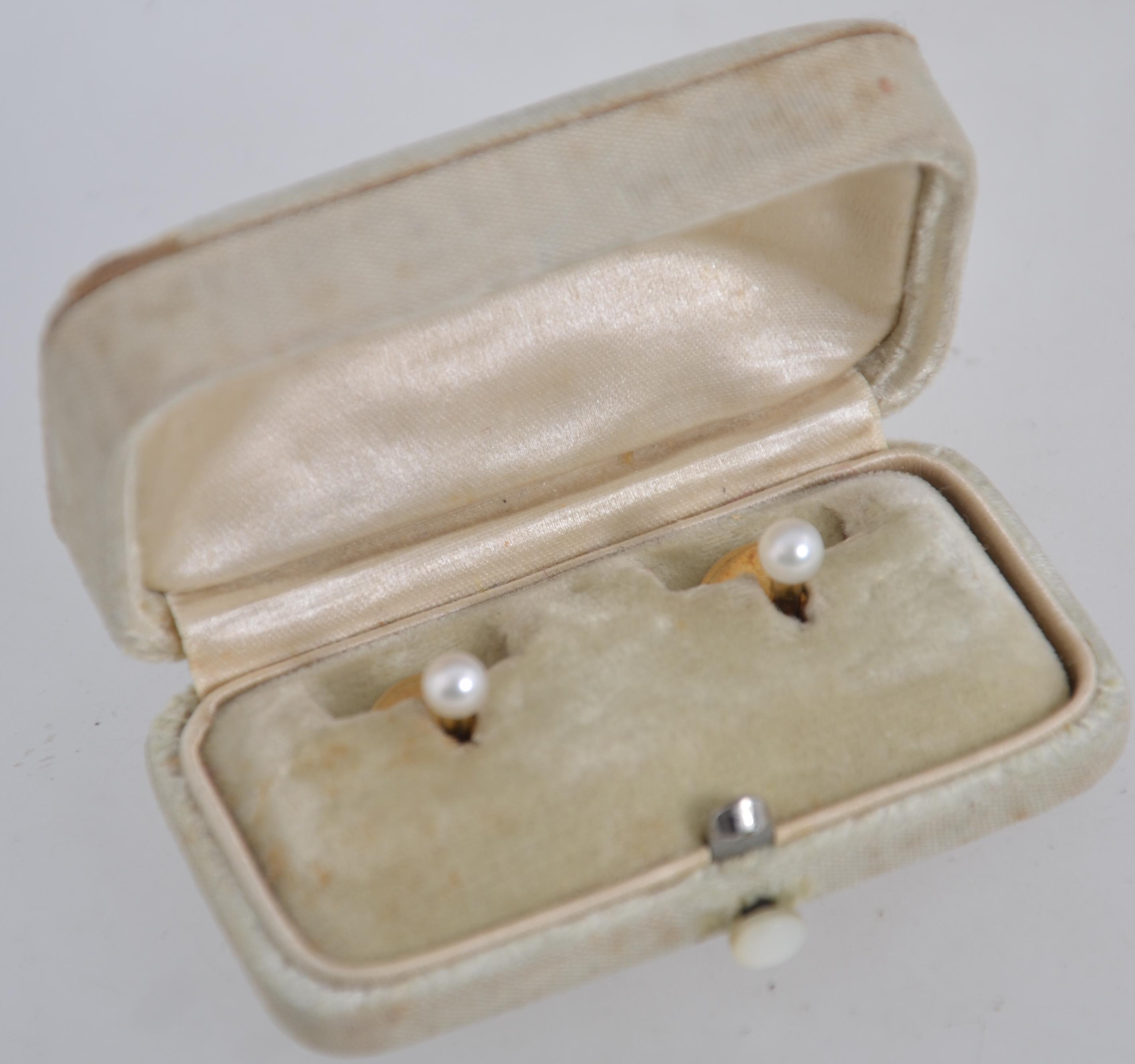 A pair of 18ct gold and pearl shirt dress studs in original fitted presentation box from the - Image 2 of 2