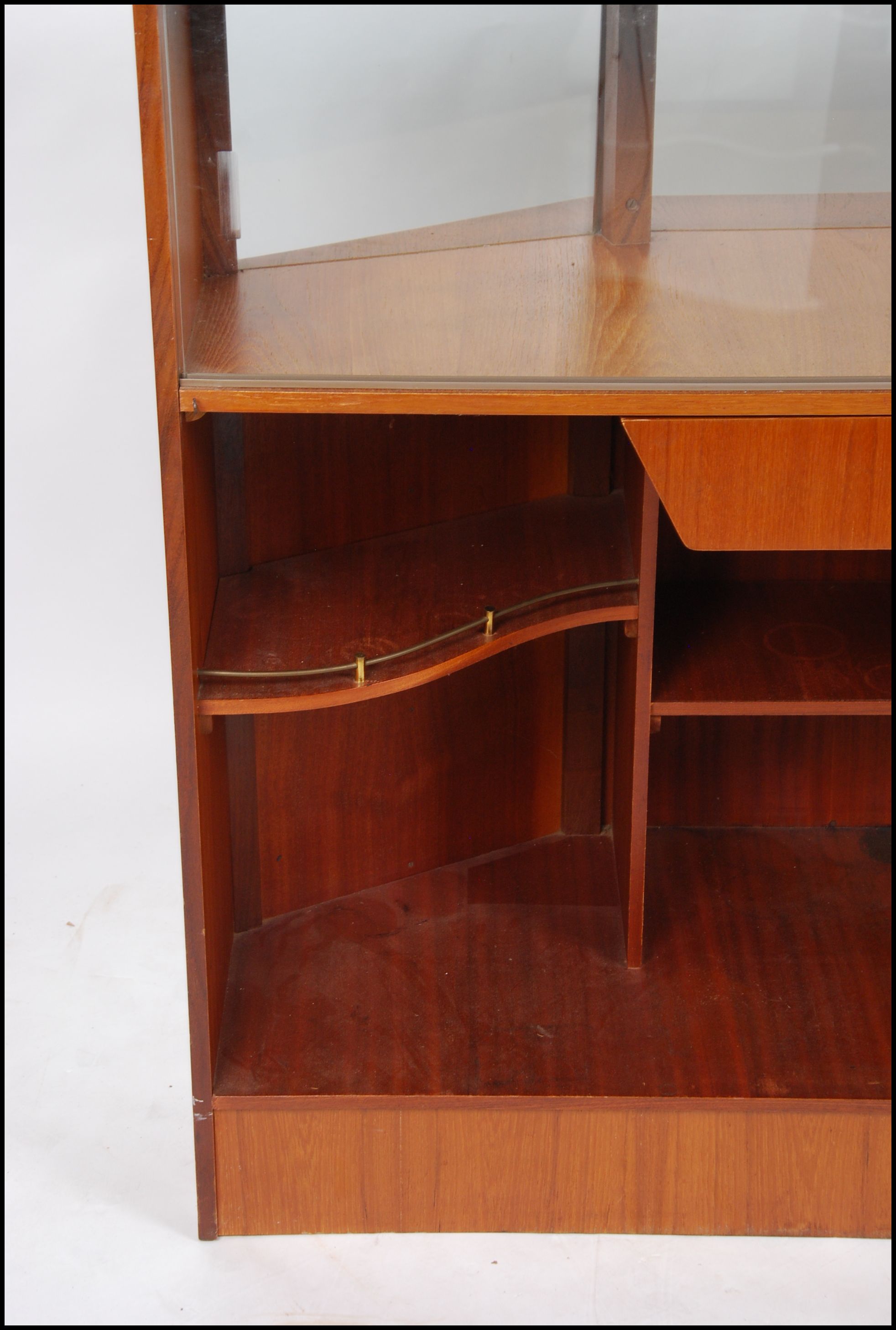 A good 1970's retro teak wood Danish influence cocktail drinks bar having glass display shelf over - Image 6 of 7