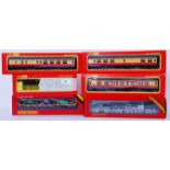 HORNBY: A collection of assorted Hornby 00 gauge railway trainset boxed carriages to include R23,