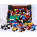 VINTAGE LEGO: A collection of vintage loose Lego to include some vintage part sets made-up.