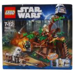 LEGO STAR WARS: Lego Set 7956 Star Wars 'Ewok Attack'.