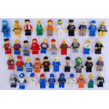 MINIFIGURES; A collection of 40x assorted Lego minifigures to include vintage, Town, Police,