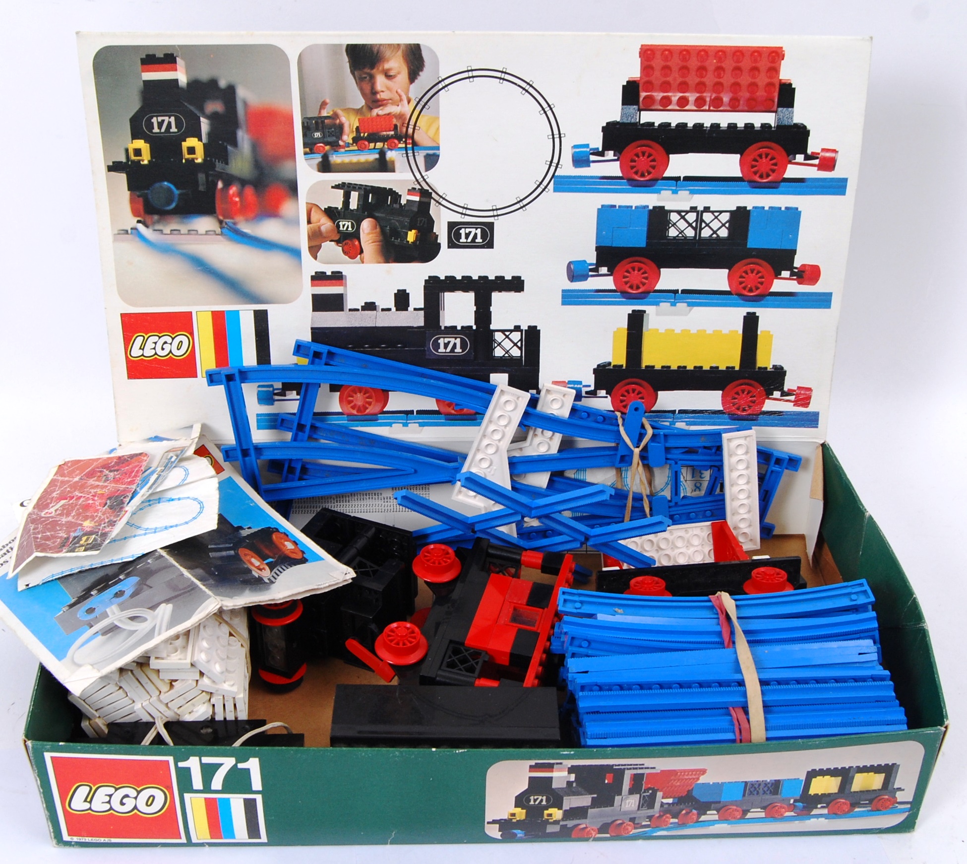 LEGO TRAIN: A vintage 1970's Lego 171 Trainset. Within the original box. Contents unchecked. - Image 2 of 3