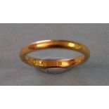 A 22ct gold wedding band, size O, 4.5g.