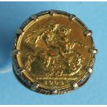 A 1904 Edward VII sovereign in 9ct gold ring mount, size W, 16.8g.