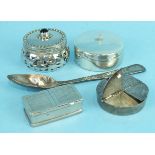 Four modern silver pill boxes and a bright-cut teaspoon, ___3oz, (5).