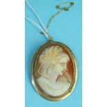 A 9ct gold cameo brooch, 10.1g.