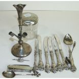 A set of six Art Nouveau silver handled tea knives, Sheffield 1905, a silver cigar piercer and other