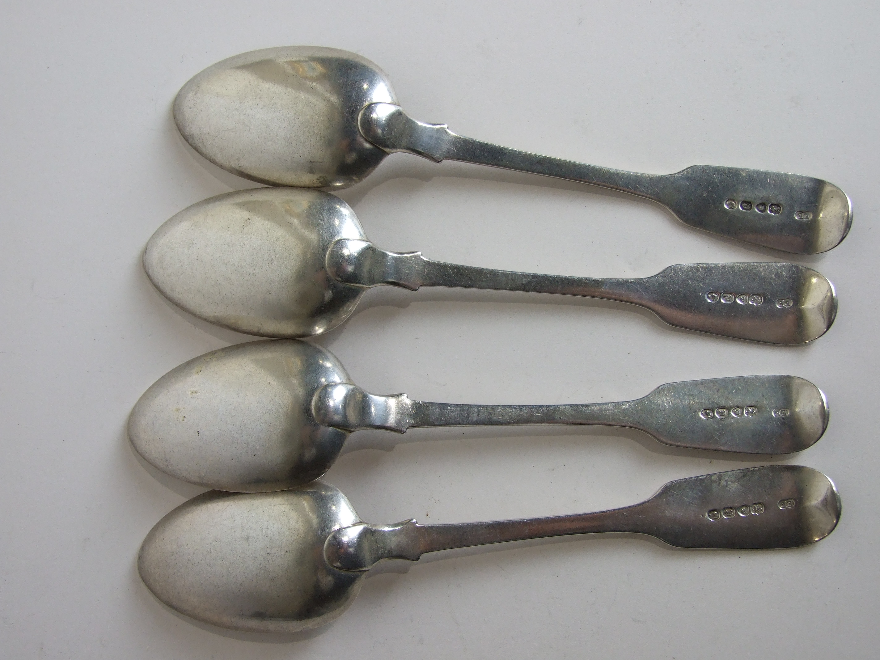 Four Victorian silver fiddle pattern table spoons, London 1850___10oz. - Image 2 of 2