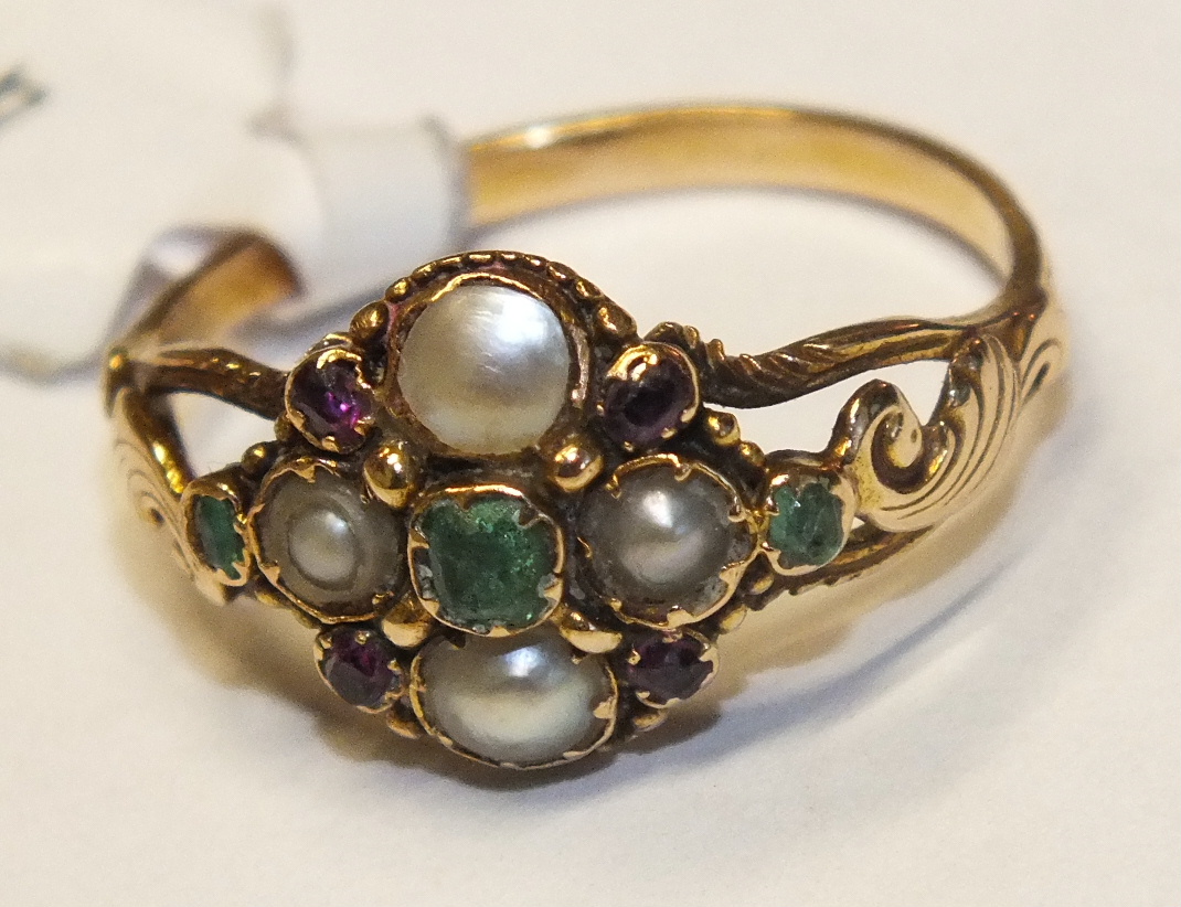 An early 19th century mourning ring set a cluster of pearls and red and green stones with locket - Image 4 of 5