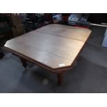 OAK EXTENDING TABLE