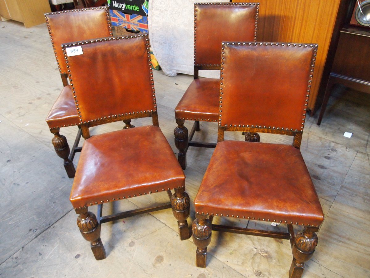 OAK TABLE SIDEBOARD & 4 CHAIRS - Image 6 of 8