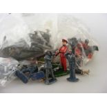 Bag of vintage lead soldiers,